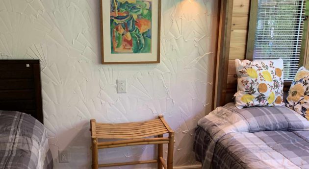 Aloha Moon Cottage Extra Room with Twin Beds